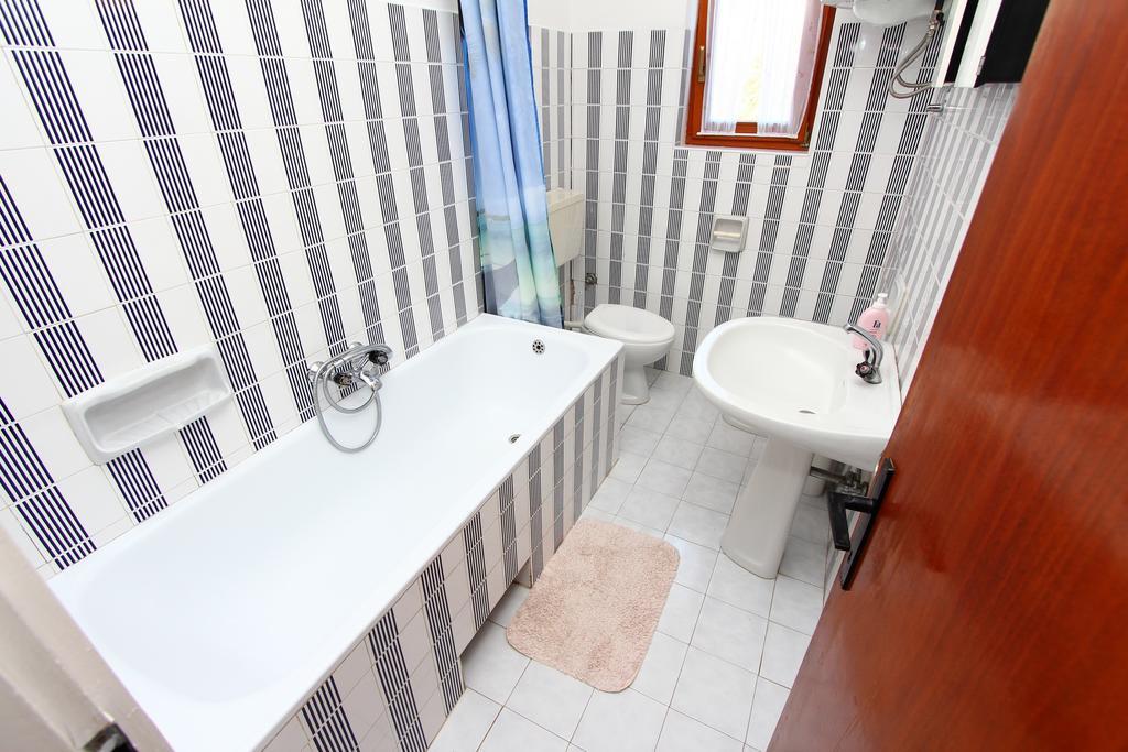 Apartments Antolovic ロヴィニ 部屋 写真