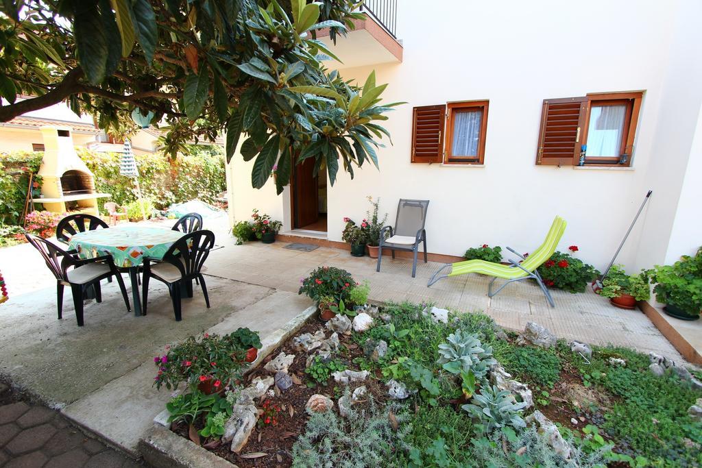 Apartments Antolovic ロヴィニ 部屋 写真