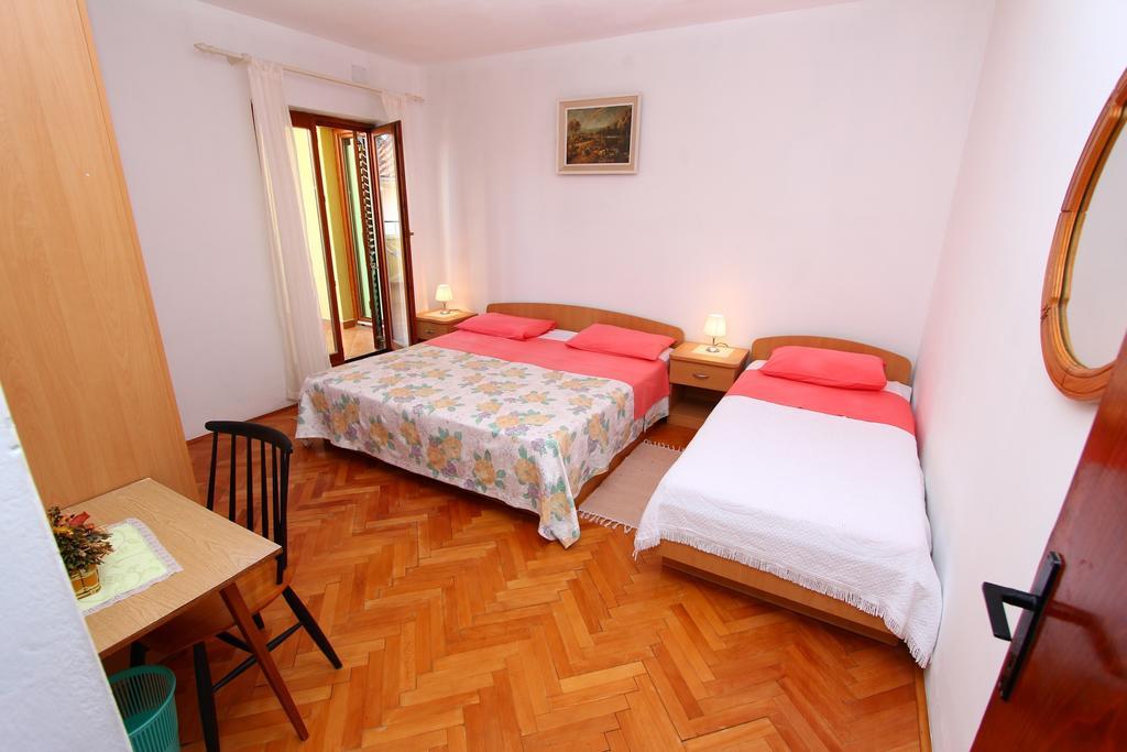 Apartments Antolovic ロヴィニ 部屋 写真