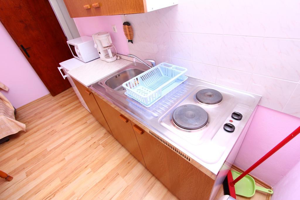 Apartments Antolovic ロヴィニ 部屋 写真