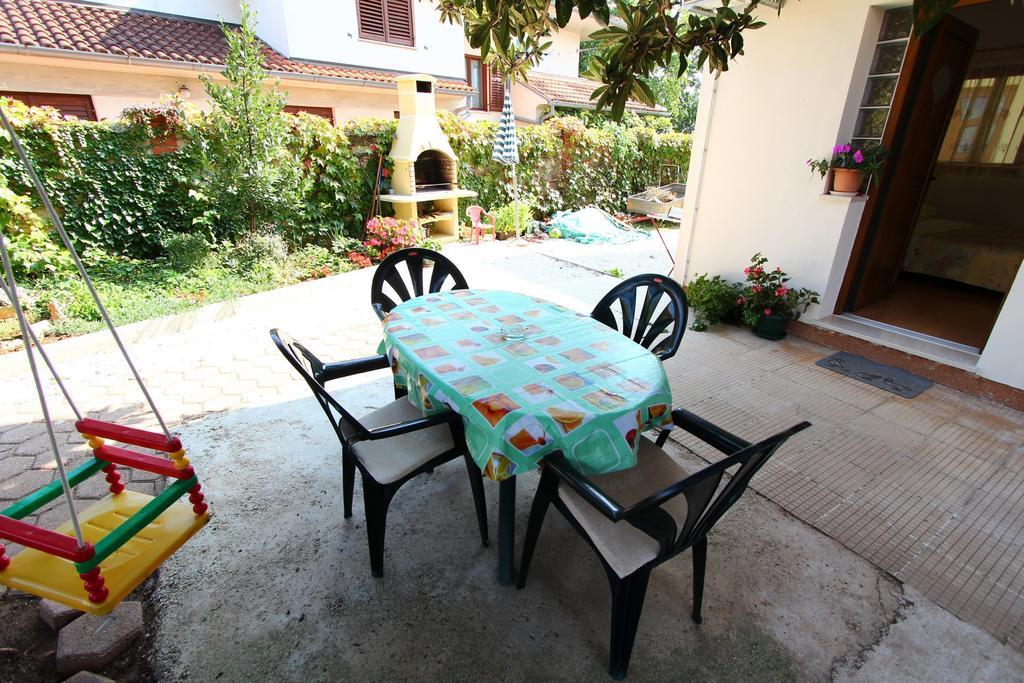 Apartments Antolovic ロヴィニ 部屋 写真