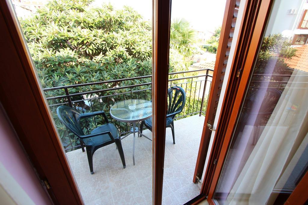 Apartments Antolovic ロヴィニ エクステリア 写真