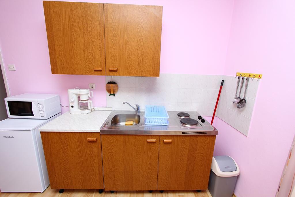 Apartments Antolovic ロヴィニ エクステリア 写真