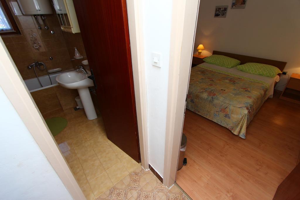 Apartments Antolovic ロヴィニ 部屋 写真